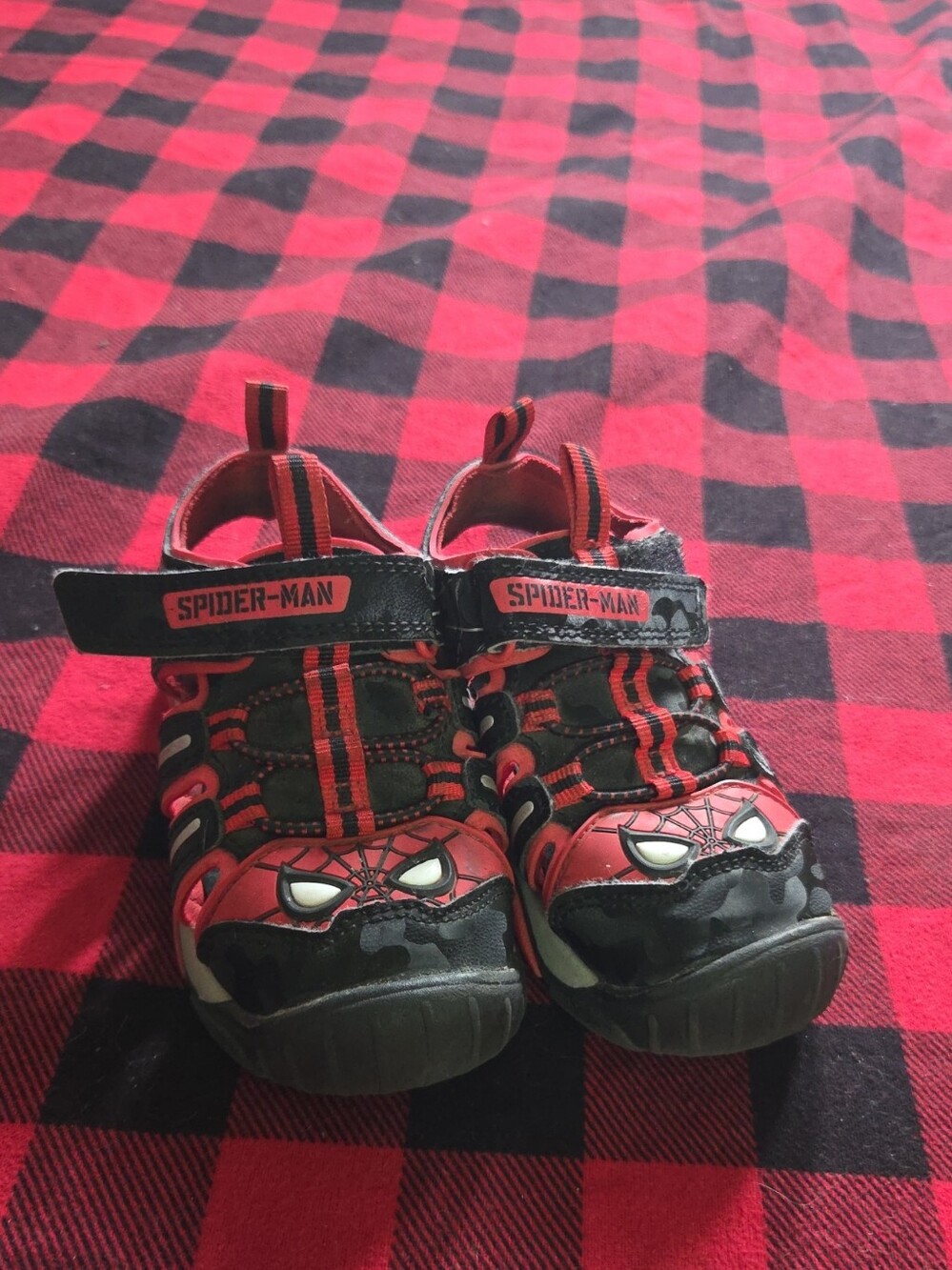 Spiderman Red and Black Kids' Sandals with Character Toe